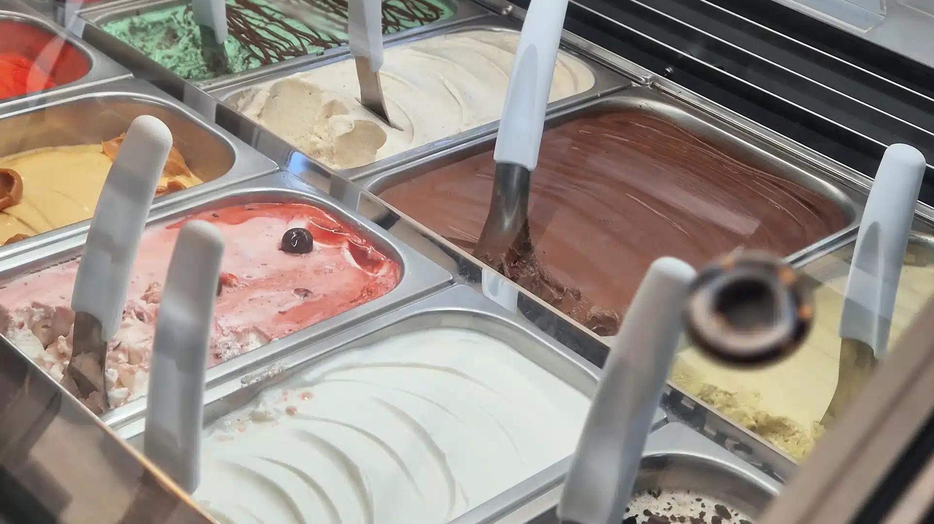 Vitrines expositoras Sorvemaq: tecnologia e eficiência que encantam