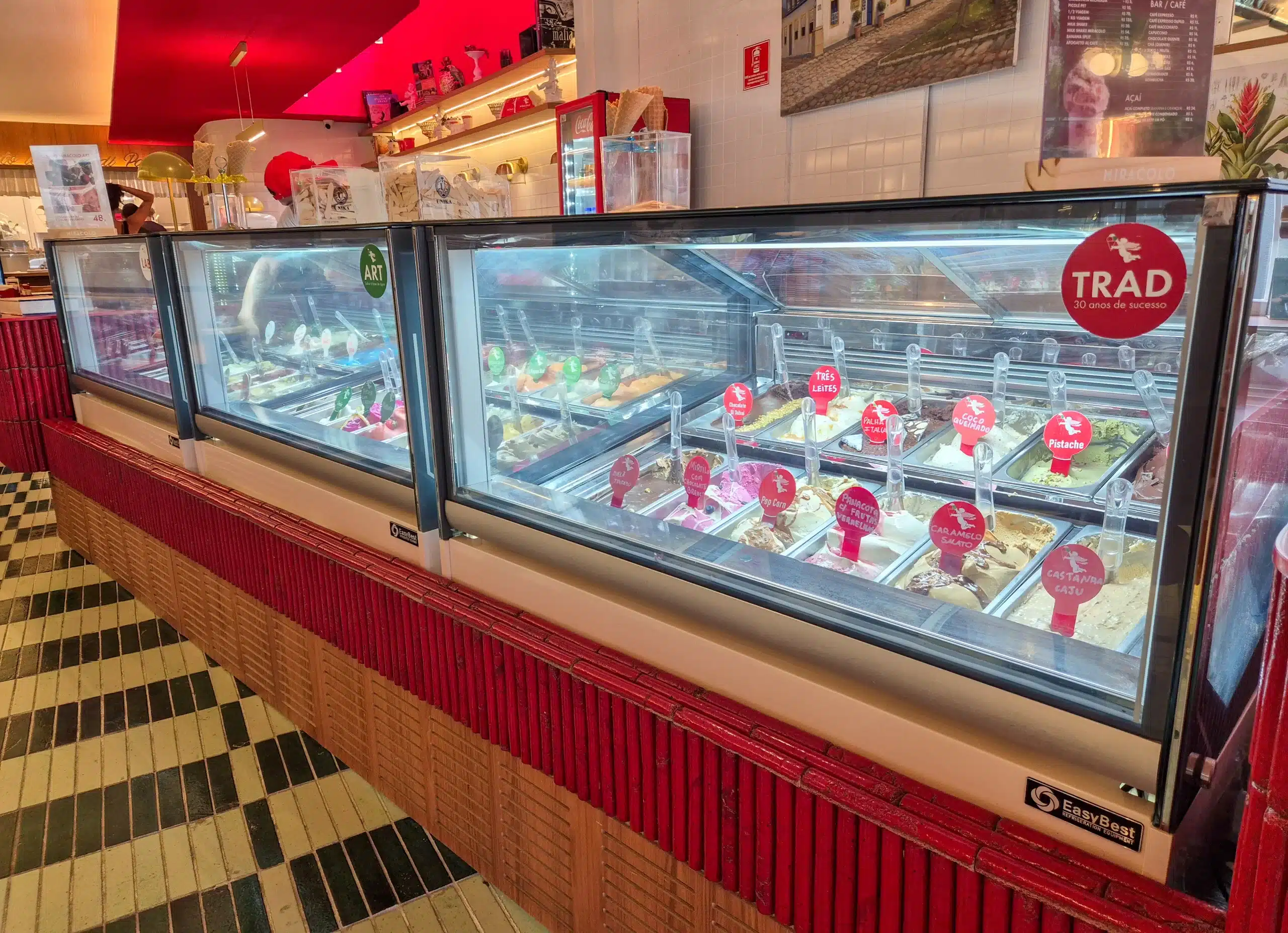 Equipamentos para gelateria: vitrine para gelato profissional EasyBest